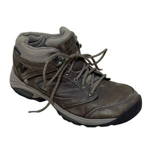 New Balance Boots Women 8 Brown Leather 1569 Gore Tex Hiking Waterproof Gorpcore